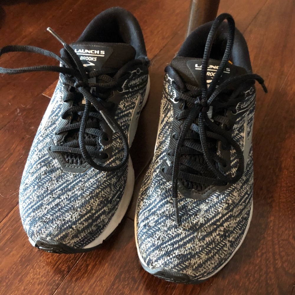 Brooks launch 5 sneakers size 7